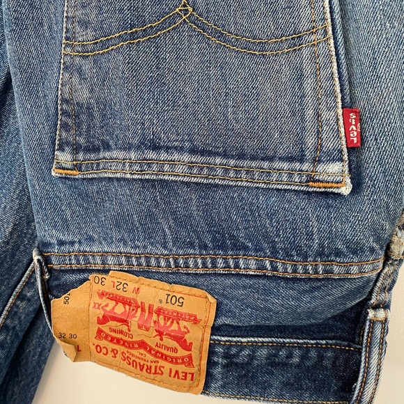 Levi’s Classic 501s - Picture 6 of 9